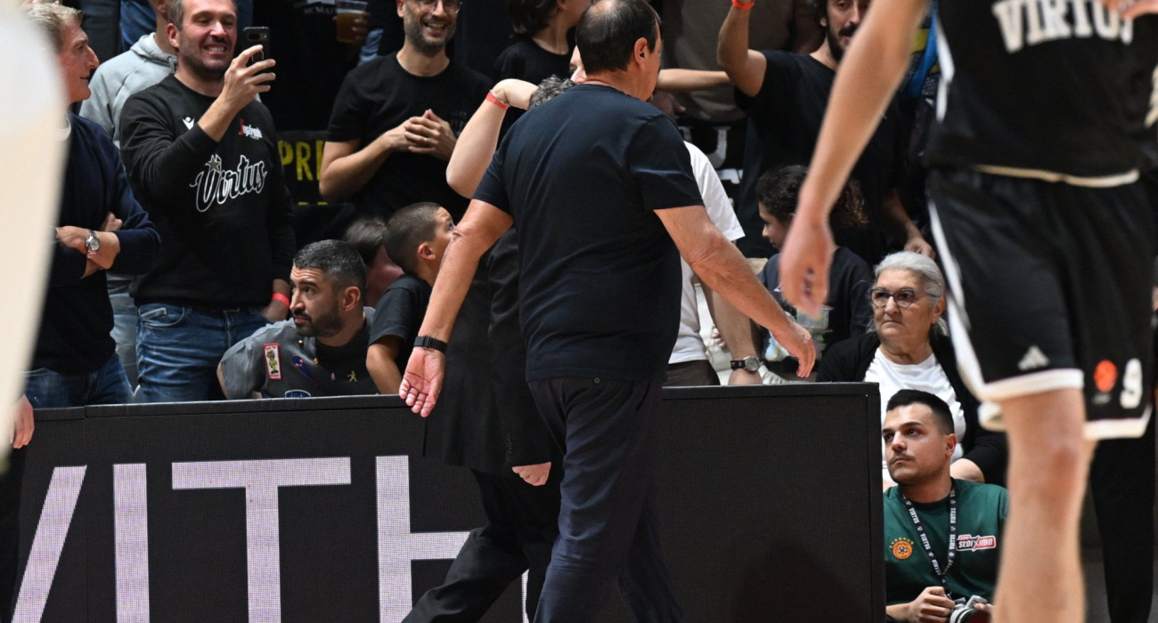 Αποβλήθηκε ο Εργκίν Αταμάν, Πηγή: Βαγγέλης Στόλης Αποβλήθηκε ο Εργκίν Αταμάν, Πηγή: Βαγγέλης Στόλης
