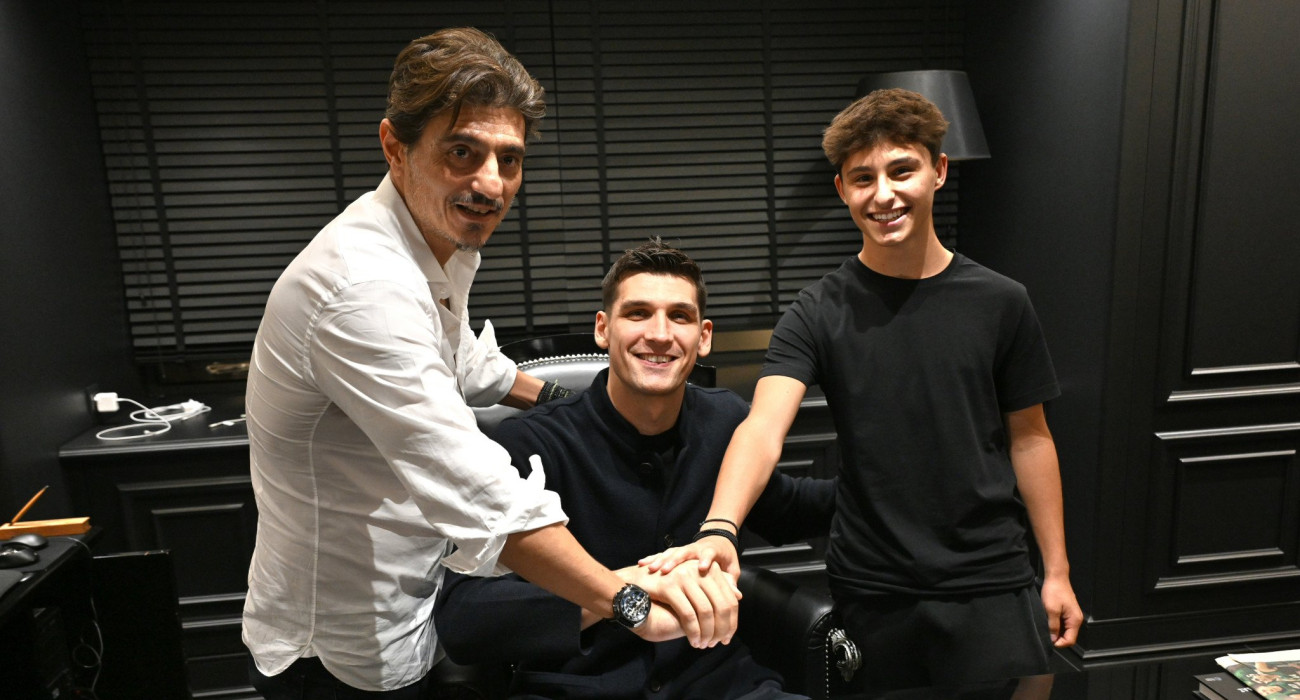 Ο Ντίνος Μήτογλου ανανέωσε το συμβόλαιό του με τον Παναθηναϊκό/Βαγγέλης Στόλης