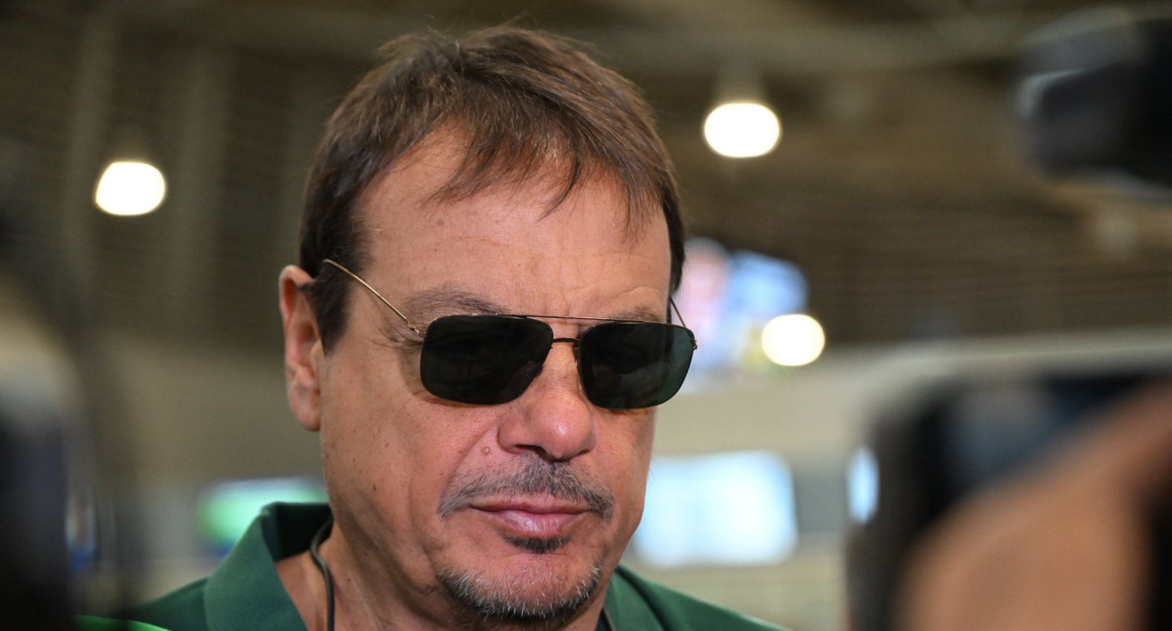 Ο Εργκίν Αταμάν κατά την αναχώρηση του Παναθηναϊκού για το Μονακό/Βαγγέλης Στόλης Ο Εργκίν Αταμάν κατά την αναχώρηση του Παναθηναϊκού για το Μονακό/Βαγγέλης Στόλης