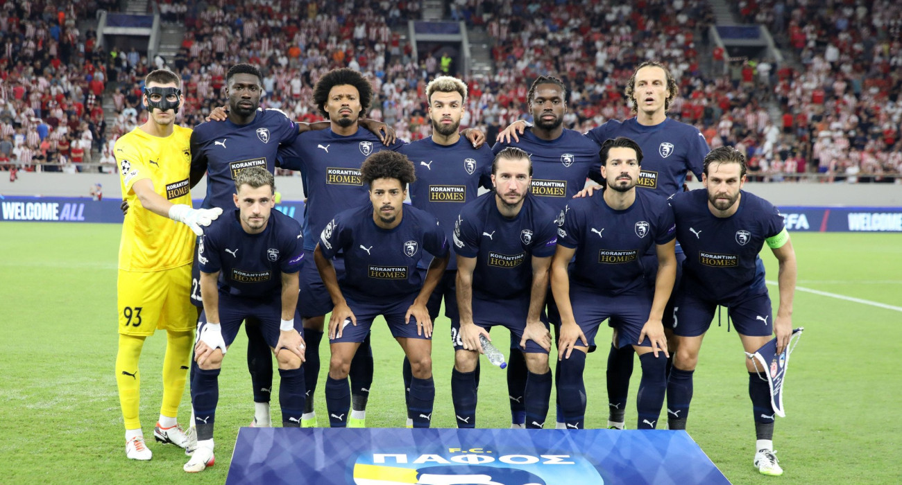 Οι ποδοσφαιριστές της Πάφου στον αγώνα με τον Ολυμπιακό / Πηγή: Intime