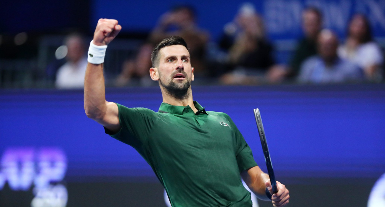 Ο Νόβακ Τζόκοβιτς πανηγυρίζει μπροστά στο κοινό της Αθήνας / Πηγή: InTime