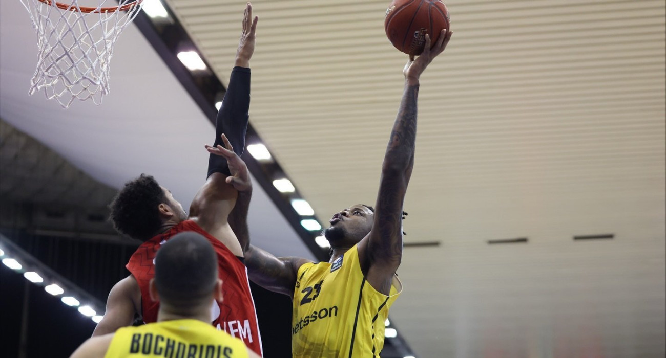 Ο Στίβεν Ίνοχ- Πηγή: ARIS BC