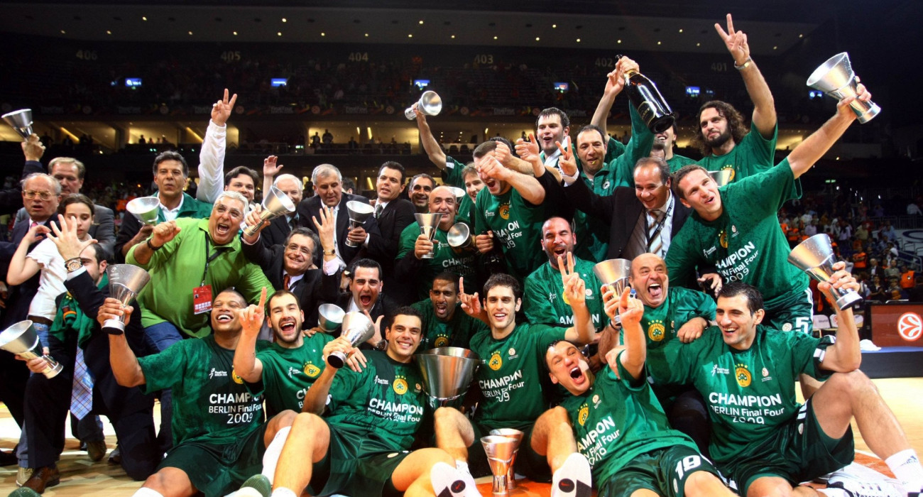 Ο Παναθηναϊκός πανηγυρίζει το τρόπαιο της EuroLeague το 2009 στο Βερολίνο/Πηγή: Intime Ο Παναθηναϊκός πανηγυρίζει το τρόπαιο της EuroLeague το 2009 στο Βερολίνο/Πηγή: Intime