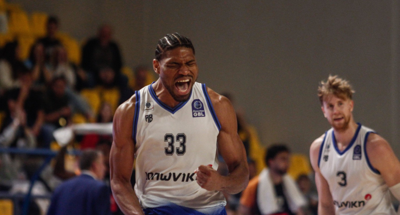 Ο Φράνσις Οκόρο που γυρίζει στην Καρδίτσα / Πηγή: Eurokinissi