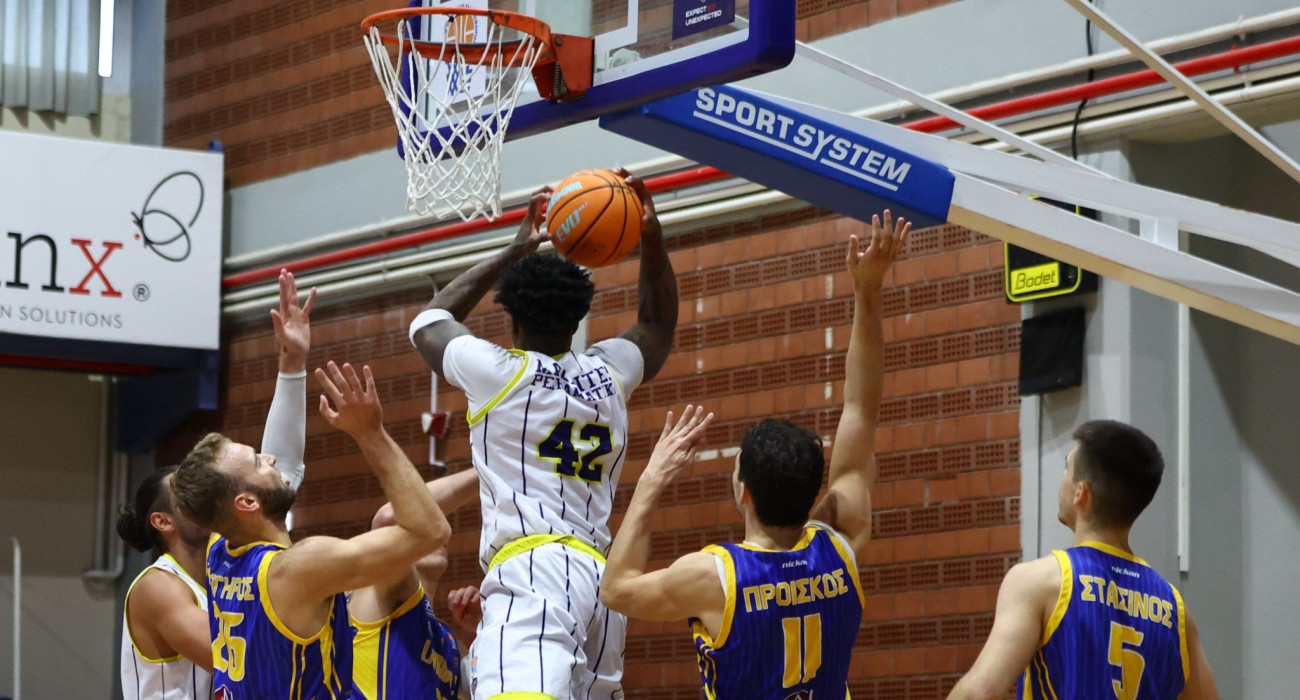 Στιγμιότυπο από το παιχνίδι ανάμεσα σε Μαχητές και Λαύριο, Πηγή: Eurokinissi Στιγμιότυπο από το παιχνίδι ανάμεσα σε Μαχητές και Λαύριο, Πηγή: Eurokinissi