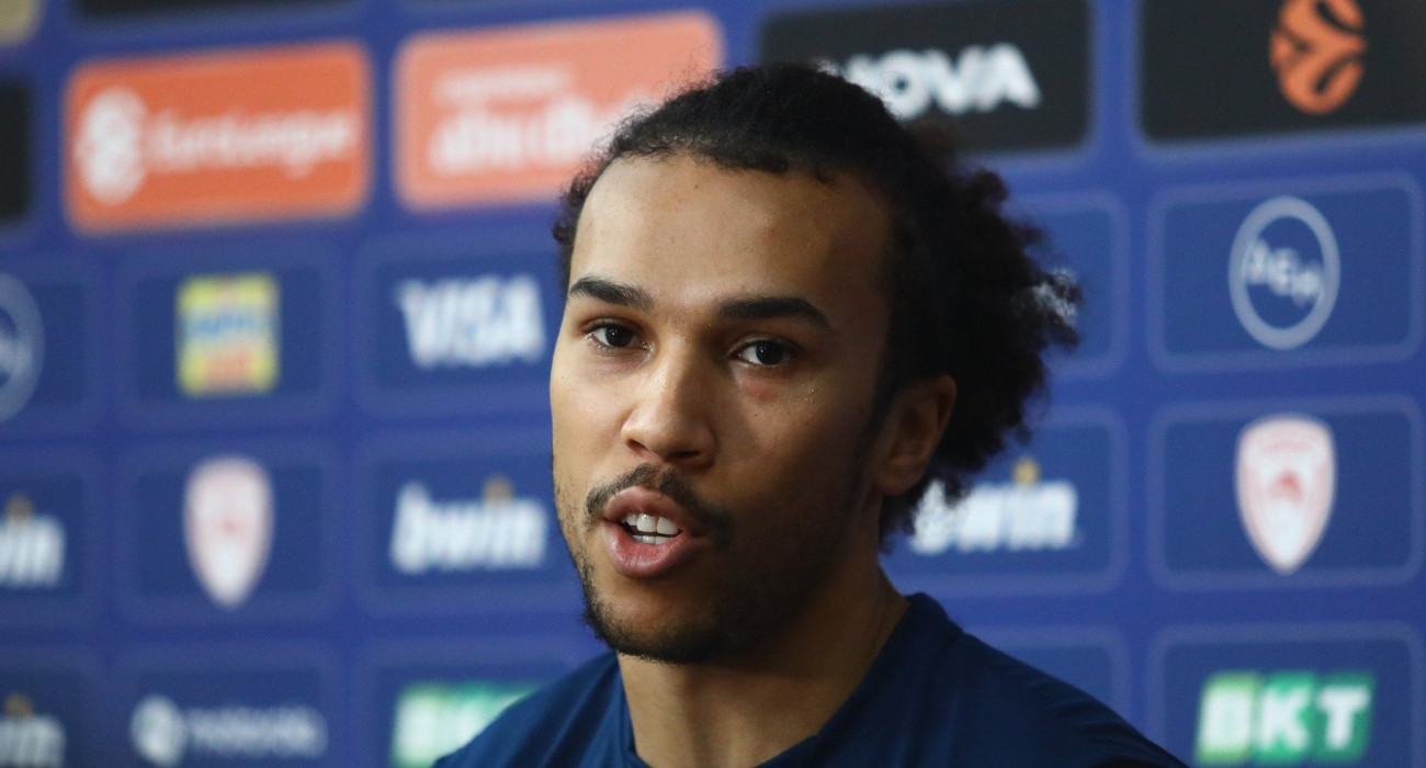 Ο Τάισον Γουόρντ στη media day του Ολυμπιακού/Πηγή:΅ eurokinissi Ο Τάισον Γουόρντ στη media day του Ολυμπιακού/Πηγή:΅ eurokinissi