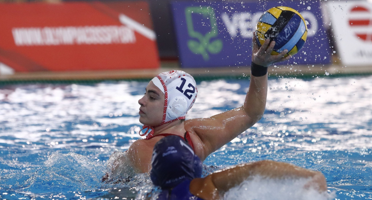 Άμπι Άντριους (Ολυμπιακός) σε σουτ απέναντι στον ΝΟ Χανίων / Πηγή: Eurokinissi Άμπι Άντριους (Ολυμπιακός) σε σουτ απέναντι στον ΝΟ Χανίων / Πηγή: Eurokinissi