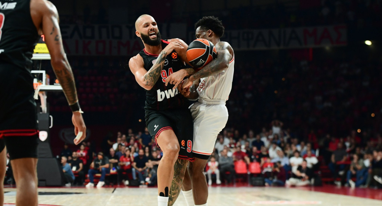 Στιγμιότυπο από το παιχνίδι Ολυμπιακός - Μονακό, Πηγή: Eurokinissi Στιγμιότυπο από το παιχνίδι Ολυμπιακός - Μονακό, Πηγή: Eurokinissi