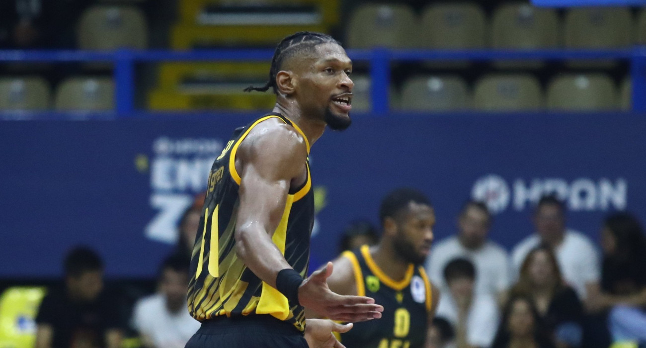 Ο Κρις Σίλβα στο Περιστέρι, Πηγή: Eurokinissi Ο Κρις Σίλβα στο Περιστέρι, Πηγή: Eurokinissi