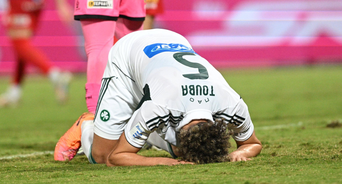 Απογοητευμένος ο Τουμπά από τη χαμένη ευκαιρία του / Πηγή: Eurokinissi Απογοητευμένος ο Τουμπά από τη χαμένη ευκαιρία του / Πηγή: Eurokinissi