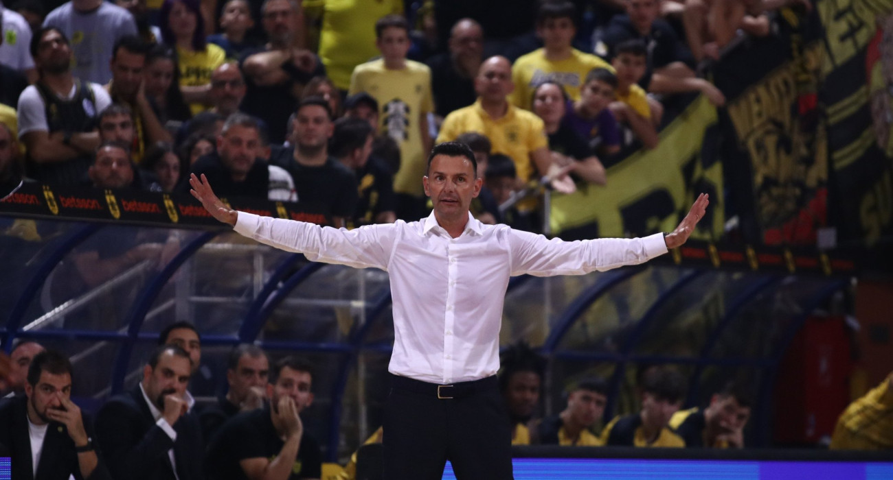 Ο Ίγκορ Μίλισιτς στον πάγκο του Άρη, Πηγή: Eurokinissi Ο Ίγκορ Μίλισιτς στον πάγκο του Άρη, Πηγή: Eurokinissi