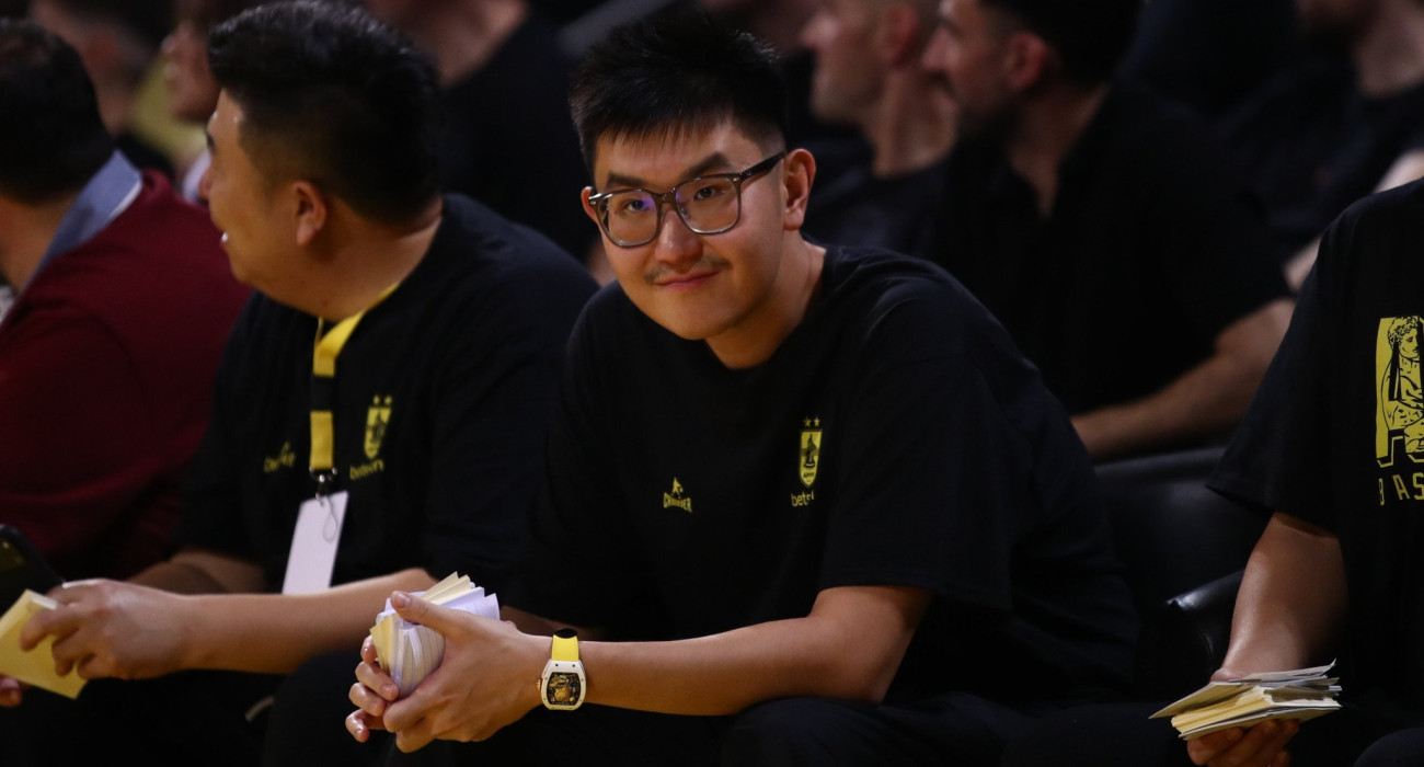 Σιάο σε Ζήση: «Αποφάσισε άμεσα τι χρειάζεται και θα το κάνω» Σιάο σε Ζήση: «Αποφάσισε άμεσα τι χρειάζεται και θα το κάνω»