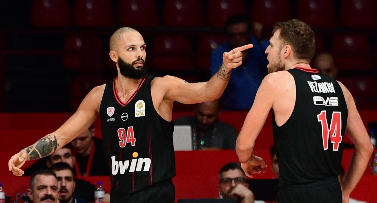 Ο Εβάν Φουρνιέ με τον Σάσα Βεζένκοφ/Πηγή: Eurokinissi