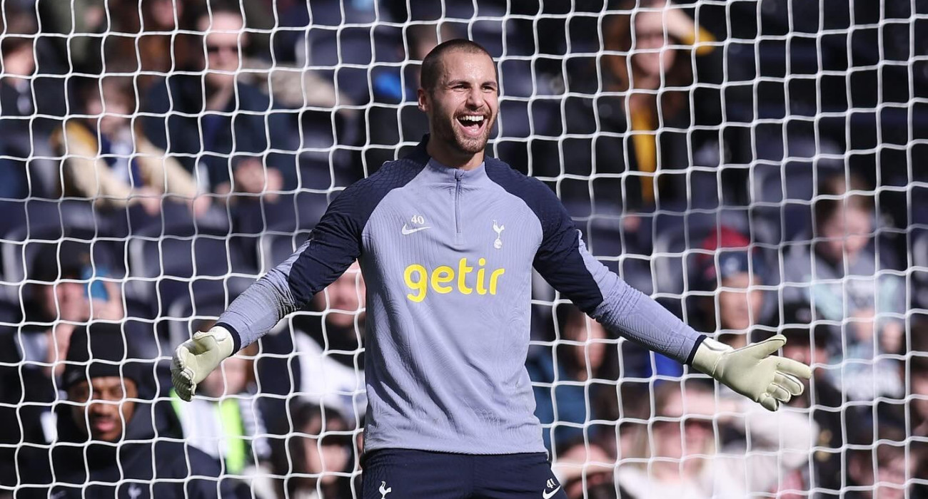 Ο Άλφι Γουάιτμαν με την εμφάνιση της Τότεναμ / Πηγή: @alfie_whiteman Ο Άλφι Γουάιτμαν με την εμφάνιση της Τότεναμ / Πηγή: @alfie_whiteman