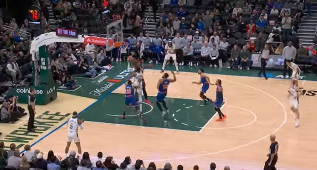 Με... ιπτάμενο Γιάννη το Top 10 του NBA (video) Με... ιπτάμενο Γιάννη το Top 10 του NBA (video)