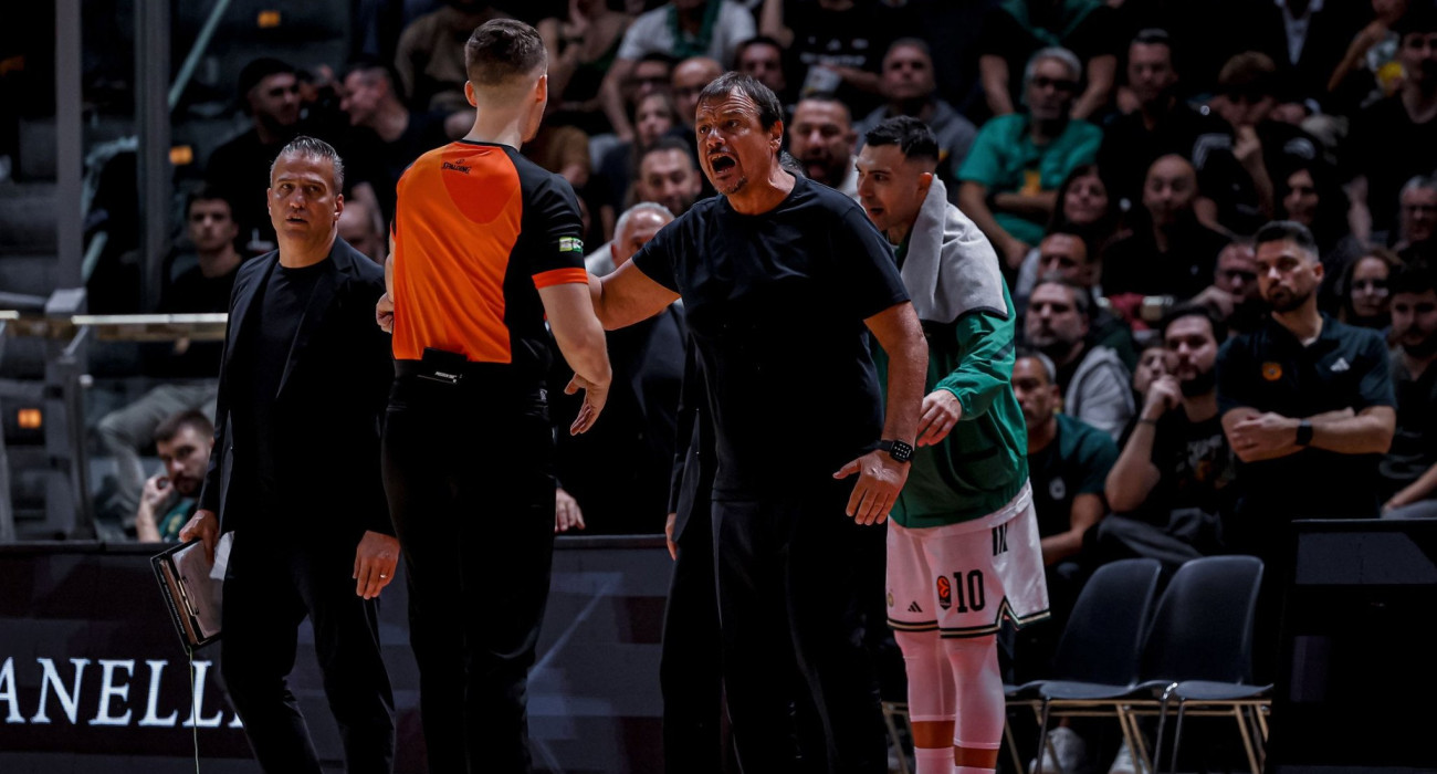 Ο Εργκίν Αταμάν στον αγώνα με την Βίρτους / Πηγή: Eurokinissi Ο Εργκίν Αταμάν στον αγώνα με την Βίρτους / Πηγή: Eurokinissi