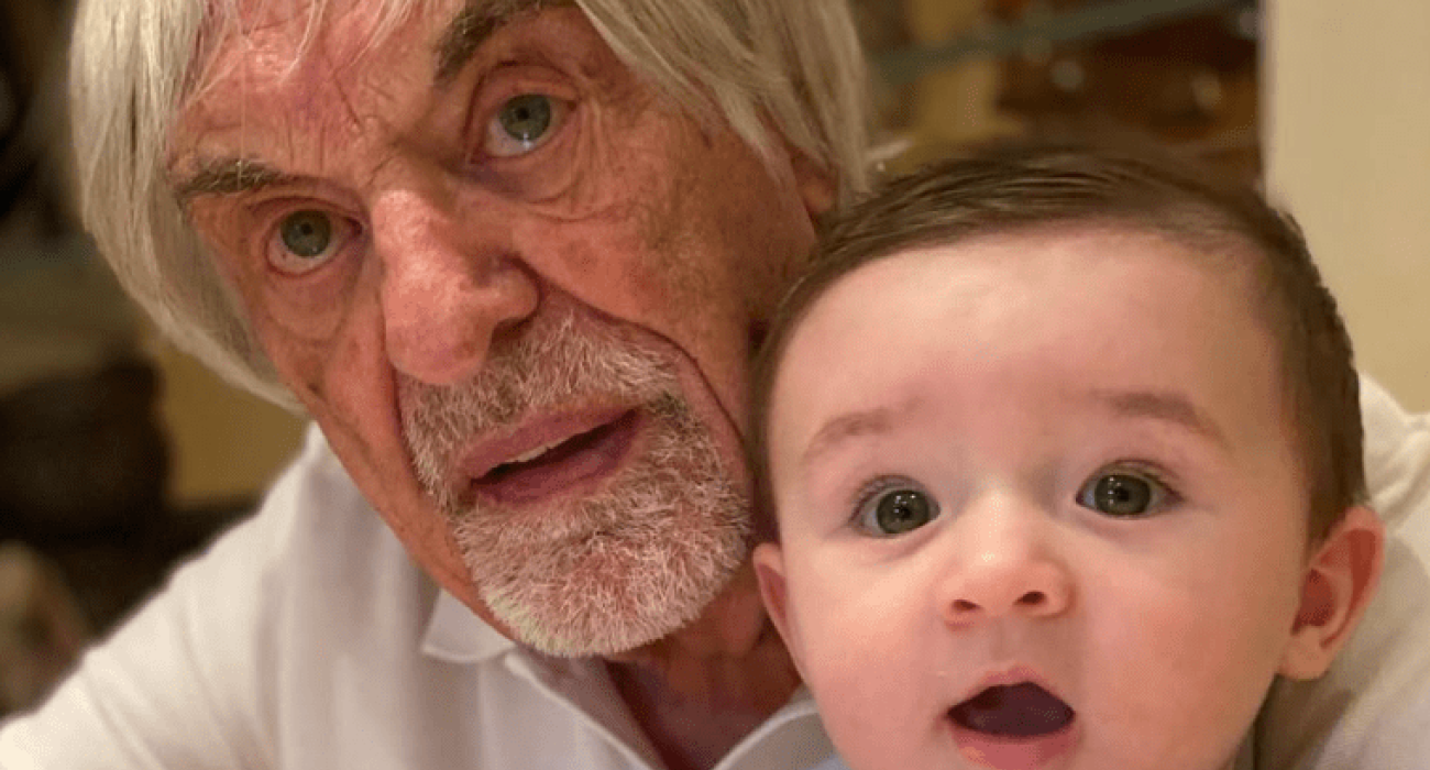 Ο Μπέρνι Έκλεστοουν με τον μικρότερο γιο του/Πηγή: Instagram Ο Μπέρνι Έκλεστοουν με τον μικρότερο γιο του/Πηγή: Instagram