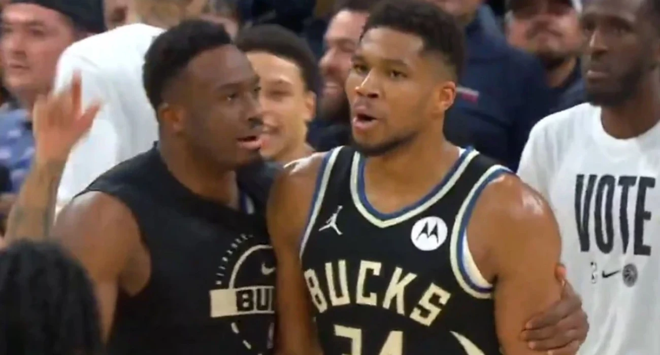 Ο Γιάννης και ο Θανάσης Αντετοκούνμπο/printscreen