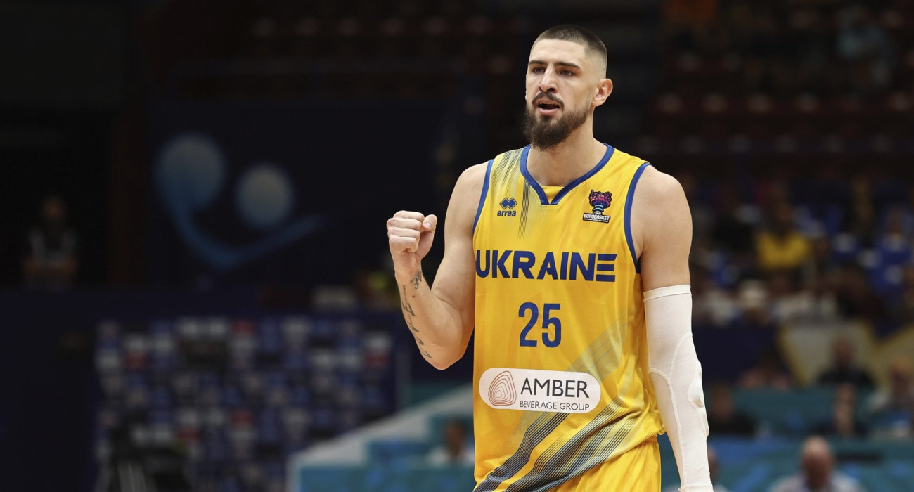 Ο Άλεξ Λεν με τη φανέλα της εθνικής Ουκρανίας - Πηγή: FIBA Ο Άλεξ Λεν με τη φανέλα της εθνικής Ουκρανίας - Πηγή: FIBA