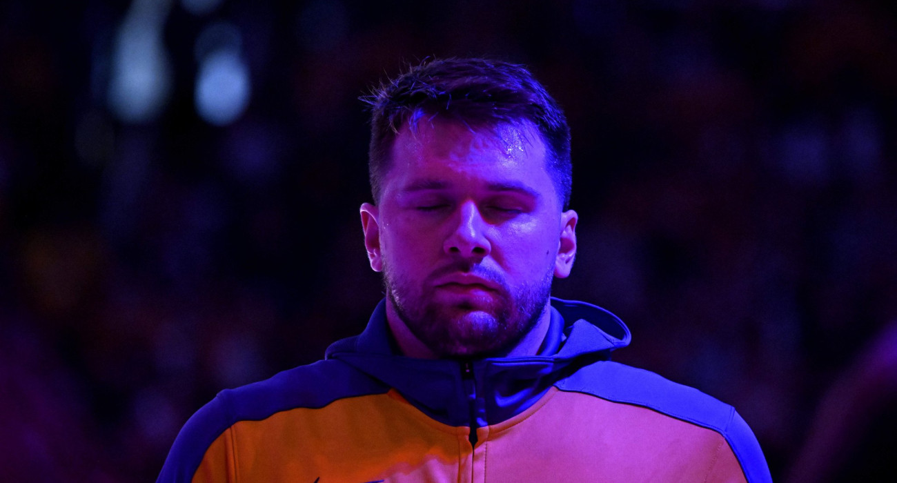 Ο Λούκα Ντόντσιτς κλείνει τα μάτια και ονειρεύεται «40άρες». Μετά τα ανοίξει και τις κάνει πράξη / Πηγή: Keith Birmingham / Getty Images Ο Λούκα Ντόντσιτς κλείνει τα μάτια και ονειρεύεται «40άρες». Μετά τα ανοίξει και τις κάνει πράξη / Πηγή: Keith Birmingham / Getty Images