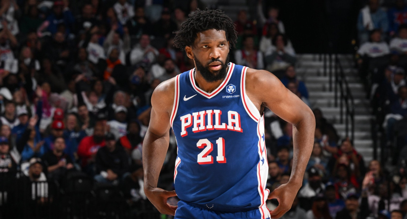 Ο Τζόελ Εμπίντ/Photo by David Dow/NBAE via Getty Images Ο Τζόελ Εμπίντ/Photo by David Dow/NBAE via Getty Images