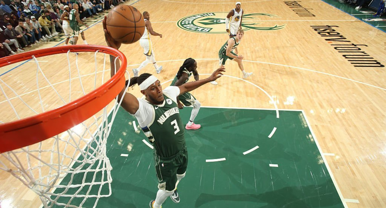 Ο Μάιλς Τέρνερ - Photo by Gary Dineen/NBAE via Getty Images Ο Μάιλς Τέρνερ - Photo by Gary Dineen/NBAE via Getty Images