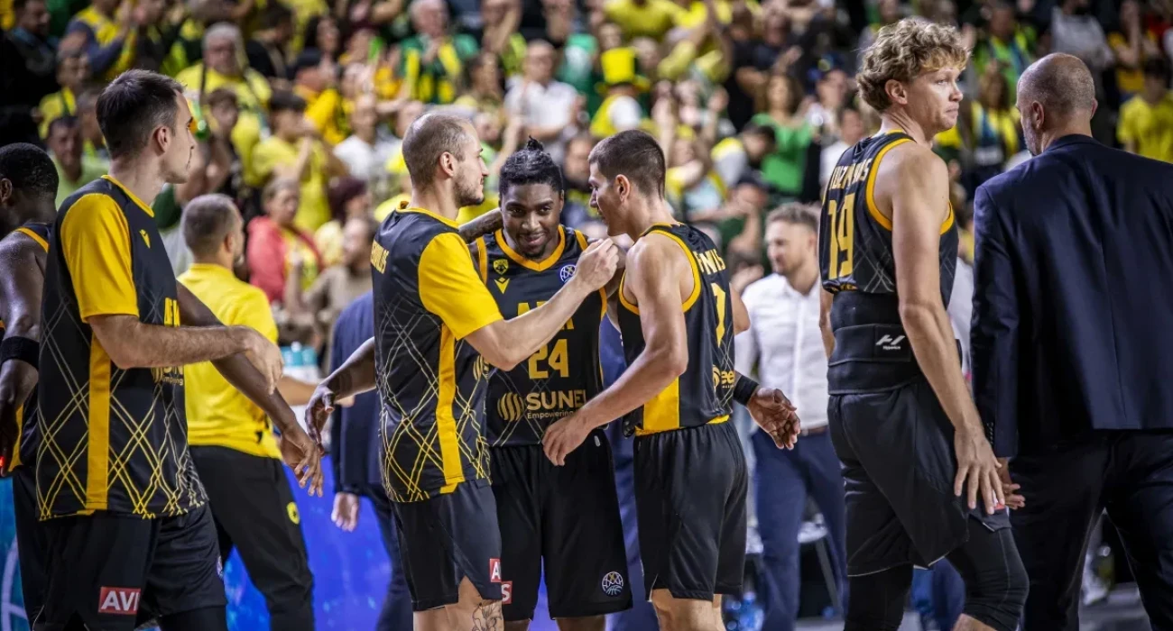 Οι παίκτες της ΑΕΚ πανηγυρίζουν - Πηγή: FIBA