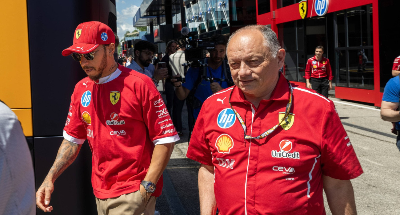 Ο Χάμιλτον και ο Βασέρ/ Πηγή: IMAGO / Beautiful Sports Ο Χάμιλτον και ο Βασέρ/ Πηγή: IMAGO / Beautiful Sports