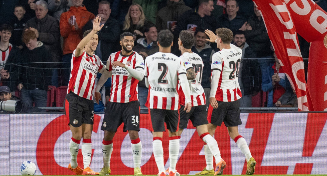 Οι ποδοσφαιριστές της PSV Αϊντχόφεν πανηγυρίζουν / Πηγή: Imago Οι ποδοσφαιριστές της PSV Αϊντχόφεν πανηγυρίζουν / Πηγή: Imago