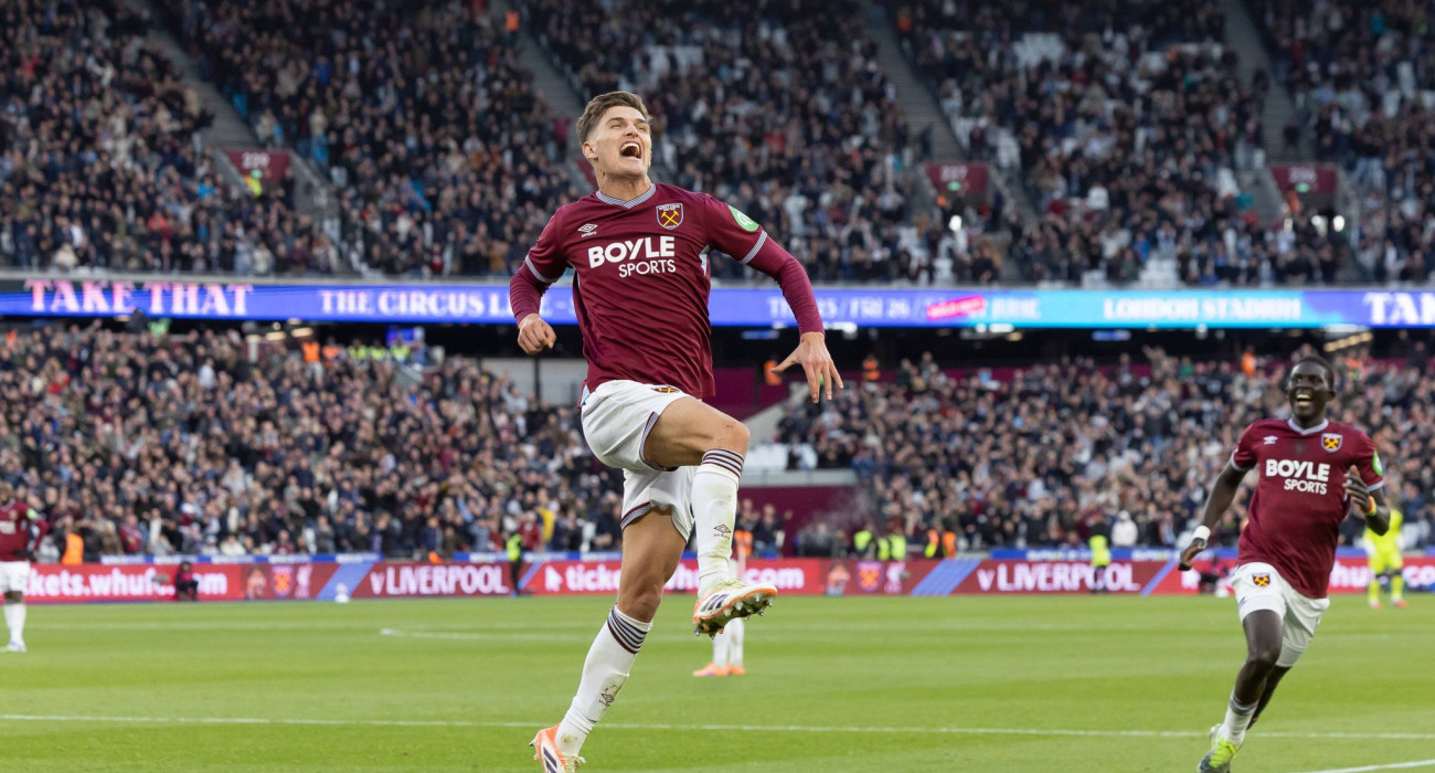 Ο Ποτς πανηγυρίζει το γκολ του με την Γουέστ Χαμ, το οποίο εν τέλει ακυρώθηκε για οφσάιντ / Πηγή: Imago