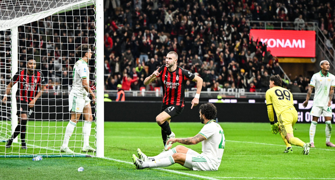 Ο Πάβλοβιτς πανηγυρίζει το γκολ του για την Μίλαν απέναντι στην Ρόμα / Πηγή: Imago