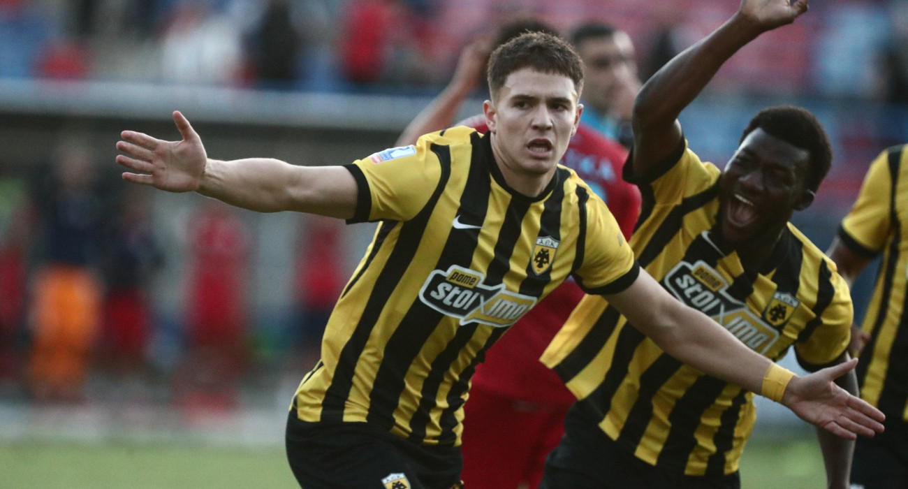 Ο Δημήτρης Καλοσκάμης πανηγυρίζει με την ΑΕΚ / Πηγή: Eurokinissi Ο Δημήτρης Καλοσκάμης πανηγυρίζει με την ΑΕΚ / Πηγή: Eurokinissi