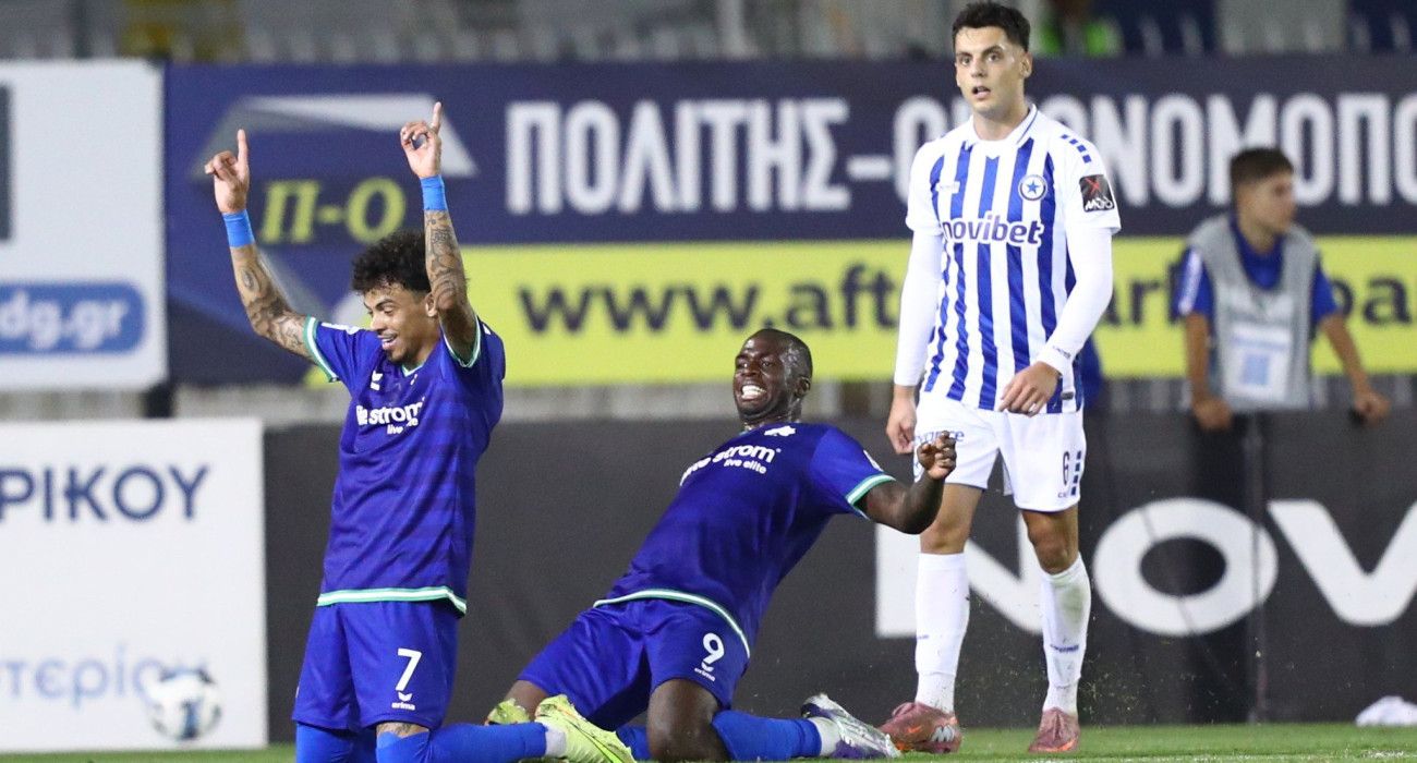 Αντονίσε και Τεττέη πανηγυρίζουν το δεύτερο γκολ της Κηφισιάς κόντρα στον Ατρόμητο / Πηγή: Eurokinissi