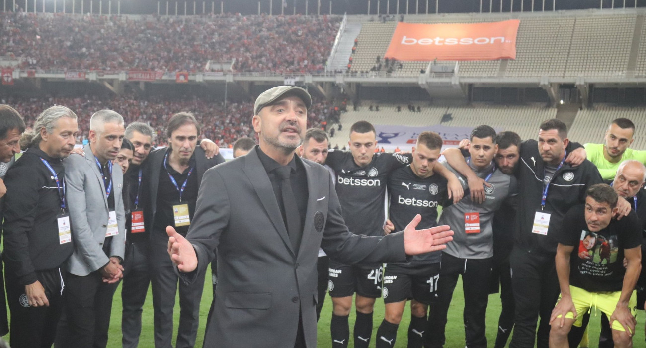Ο Μίλαν Ράσταβατς με τους παίκτες του ΟΦΗ / Πηγή: Eurokinissi Ο Μίλαν Ράσταβατς με τους παίκτες του ΟΦΗ / Πηγή: Eurokinissi