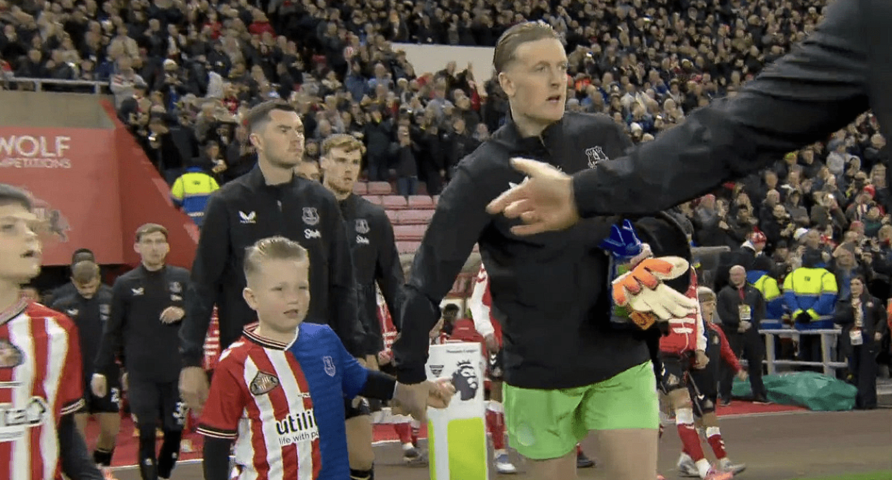 Ο Τζόρνταν Πίκφορντ με τον γιο του / Screenshot