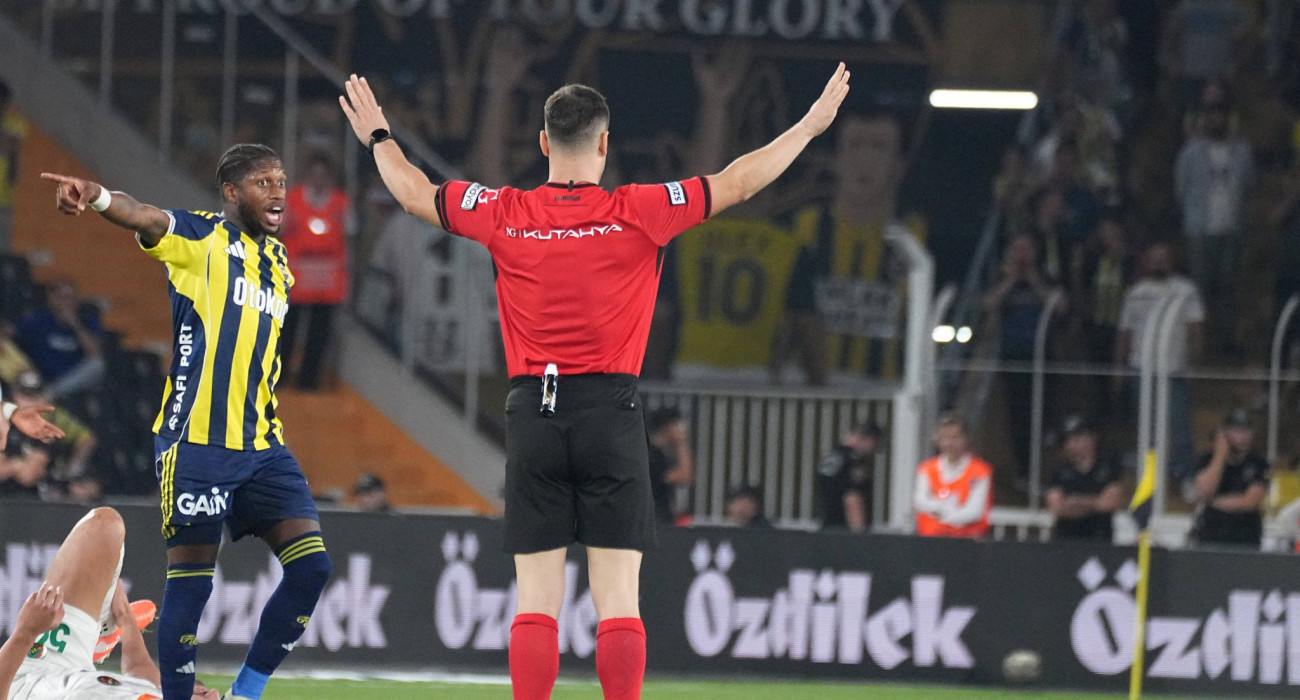 Διαιτητής σε αγώνα του τουρκικού πρωταθλήματος / Πηγή: Imago