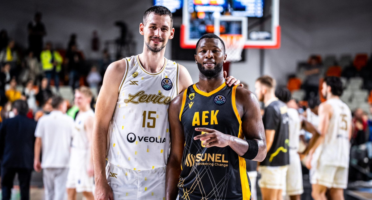 Μπόρις Μπογιανόφσκι και ΡαϊΚουάν Γκρέι - Πηγή: FIBA Μπόρις Μπογιανόφσκι και ΡαϊΚουάν Γκρέι - Πηγή: FIBA