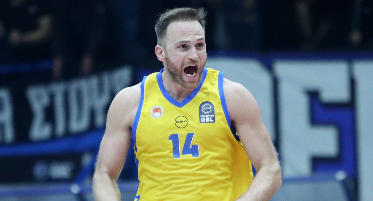 Ο Δημήτρης Κακλαμανάκης με τη φανέλα του Περιστερίου, Πηγή: Intime