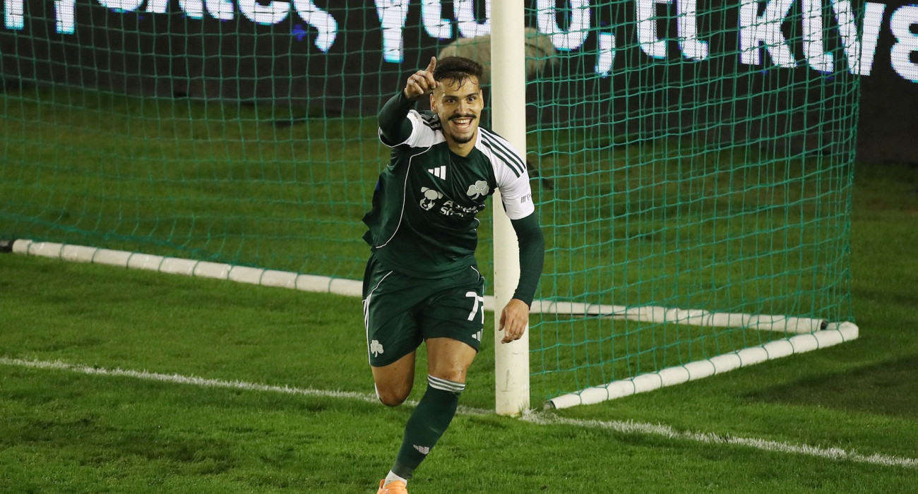 Ο Μίλος Πάντοβιτς πανηγυρίζει το γκολ του με τη φανέλα του Παναθηναϊκού / Πηγή: InTime