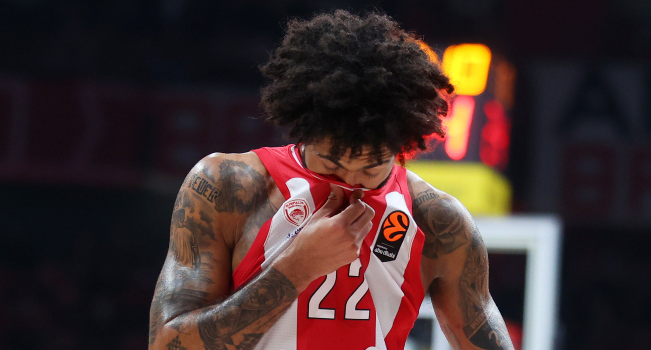 Ο Τάιλερ Ντόρσεϊ με τη φανέλα του Ολυμπιακού / Πηγή: InTime