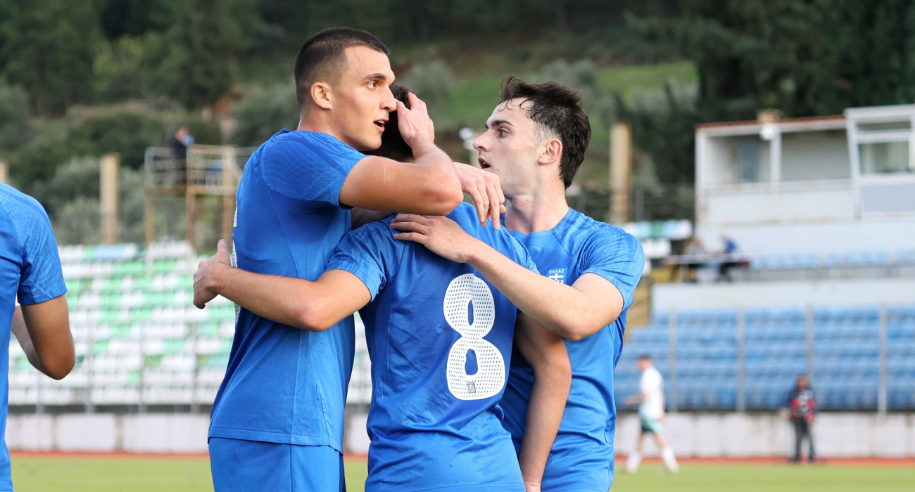 Οι παίκτες της Εθνικής Ελπίδων πανηγυρίζουν / Πηγή: Intime