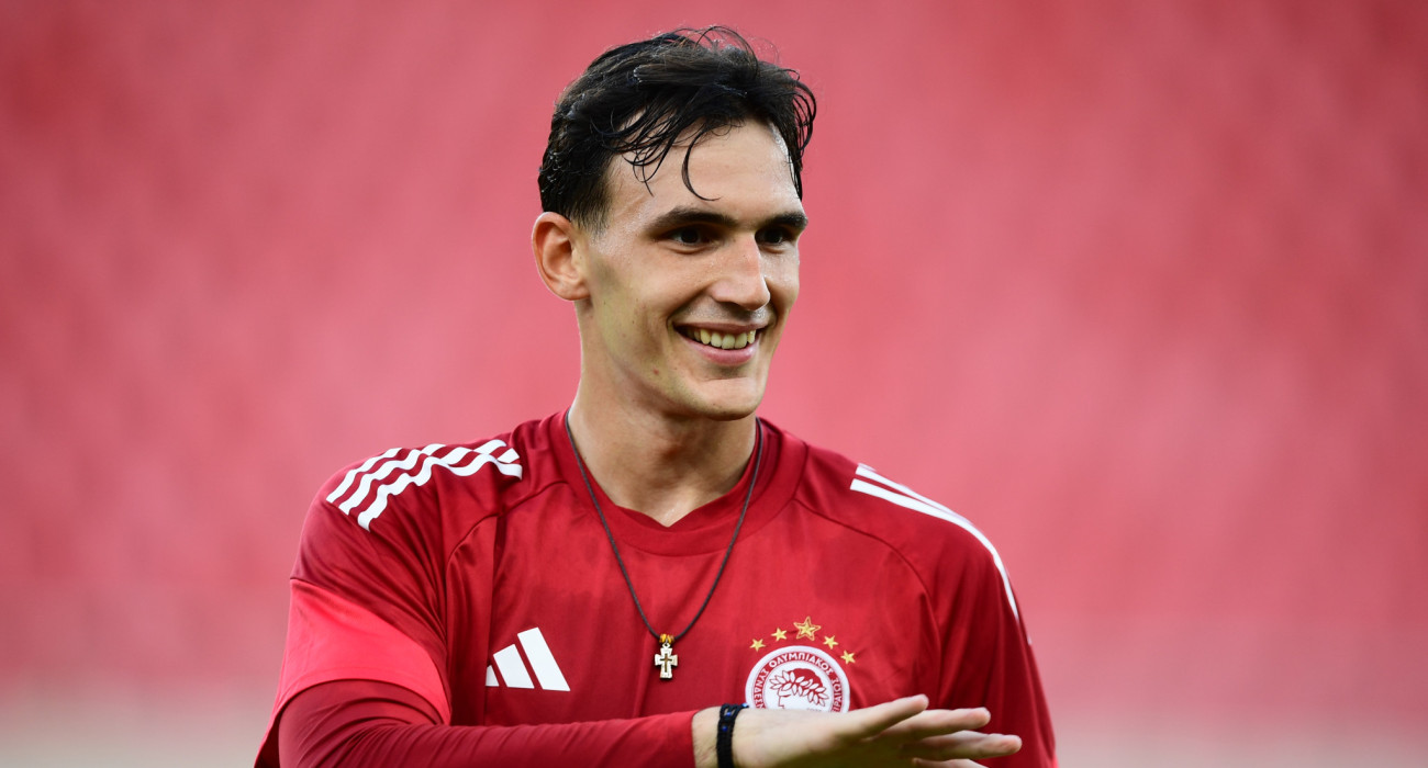 Ο Νίκος Μπότης με τον Ολυμπιακό / Πηγή: Eurokinissi