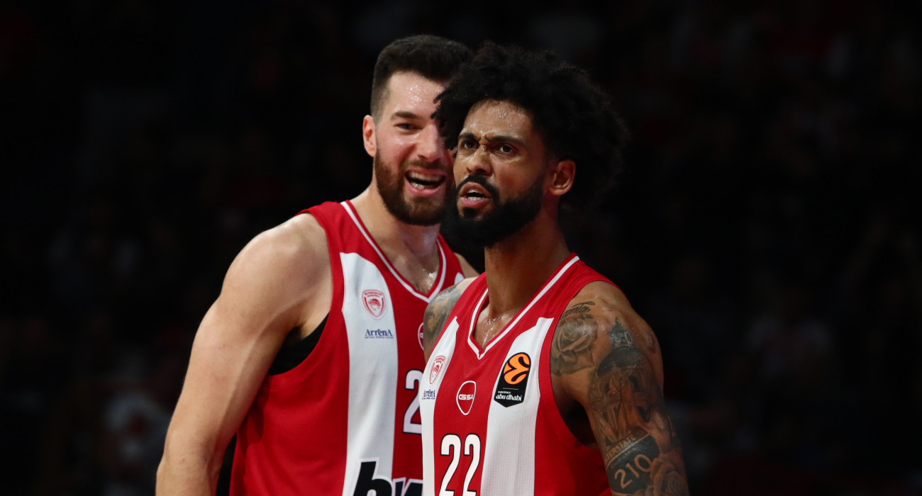 Ο Τάιλερ Ντόρσεϊ με τον Άλεκ Πίτερς - Πηγή: Εurokinissi