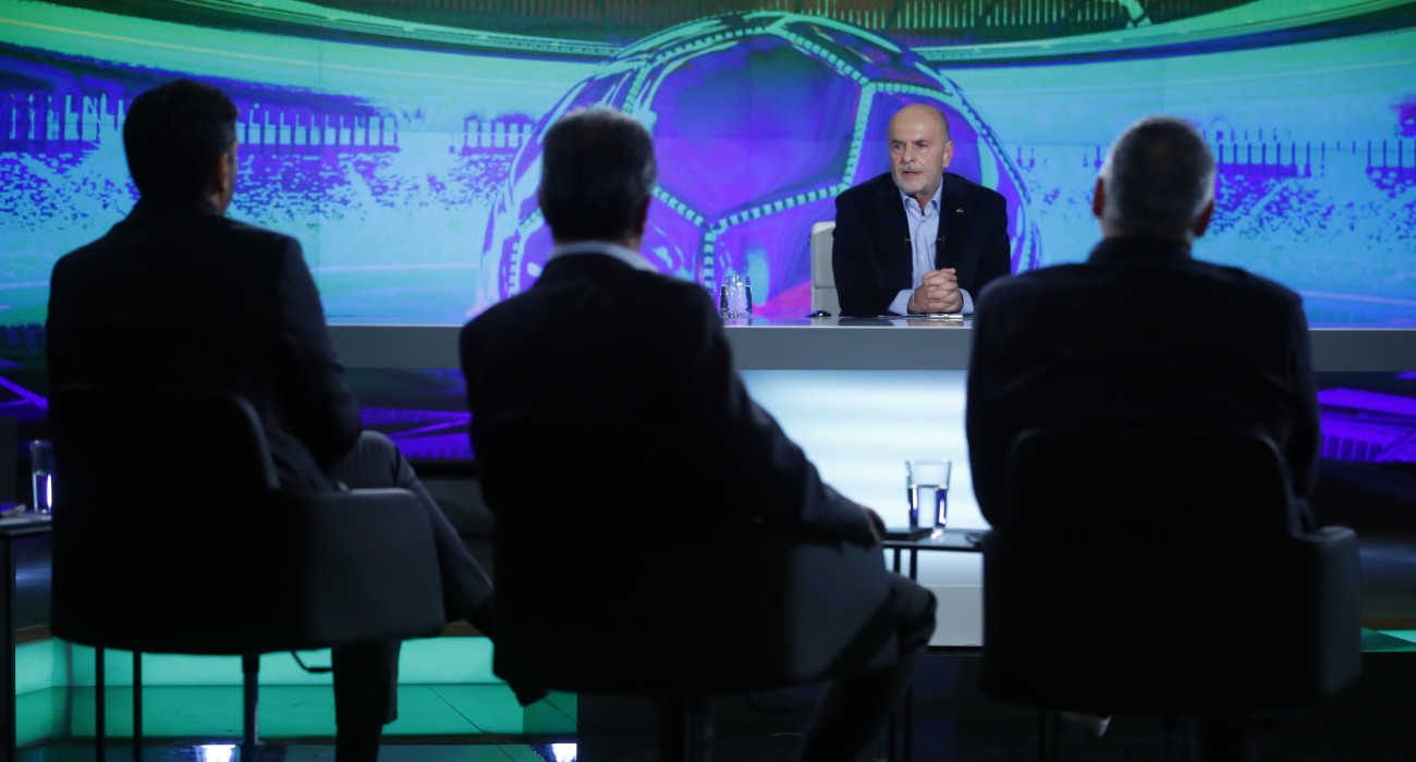 Ο Γιάννης Αλαφούζος στο στούντιο του ΣΚΑΪ για τη συνέντευξή του / Πηγή: Eurokinissi