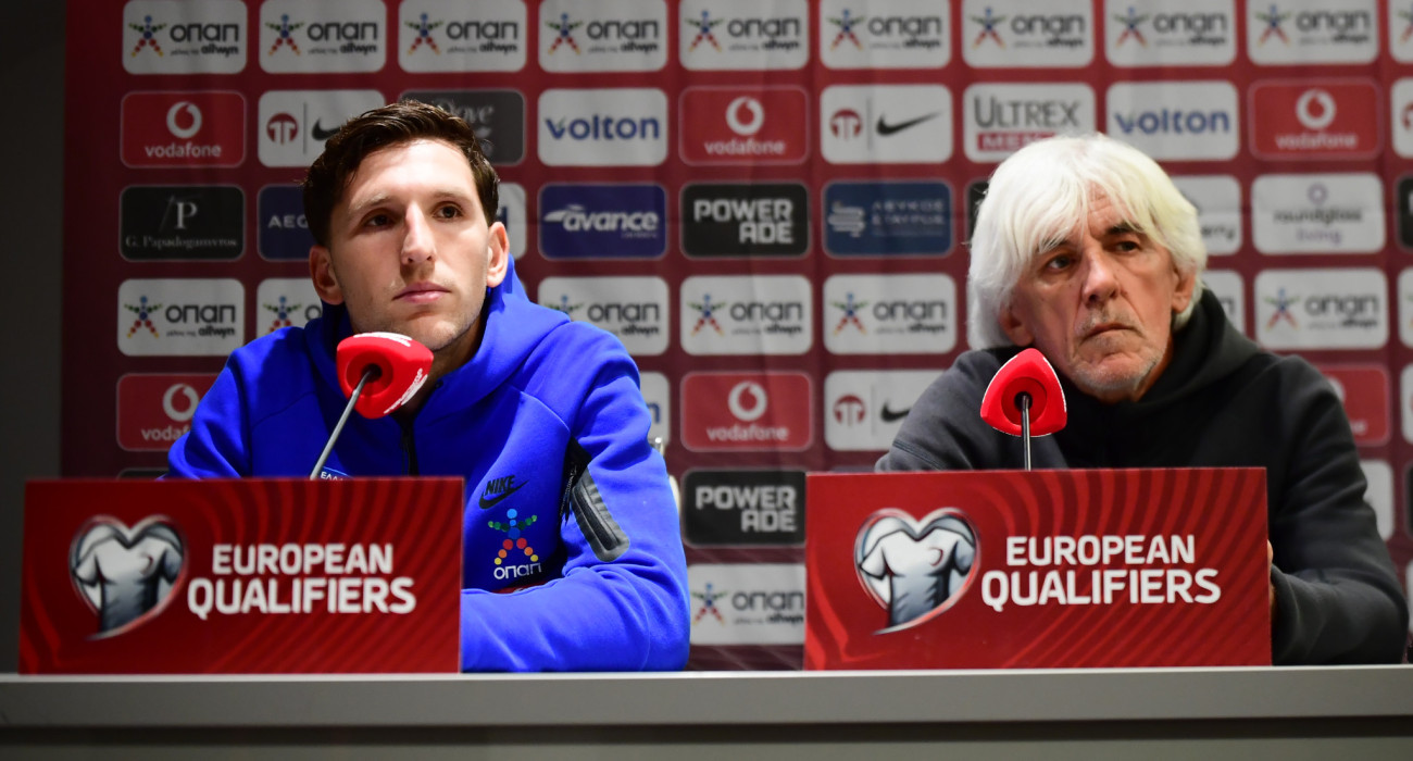 Οι Παναγιώτης Ρέτσος και Ιβάν Γιοβάνοβιτς στην συνέντευξη Τύπου / Πηγή: Eurokinissi