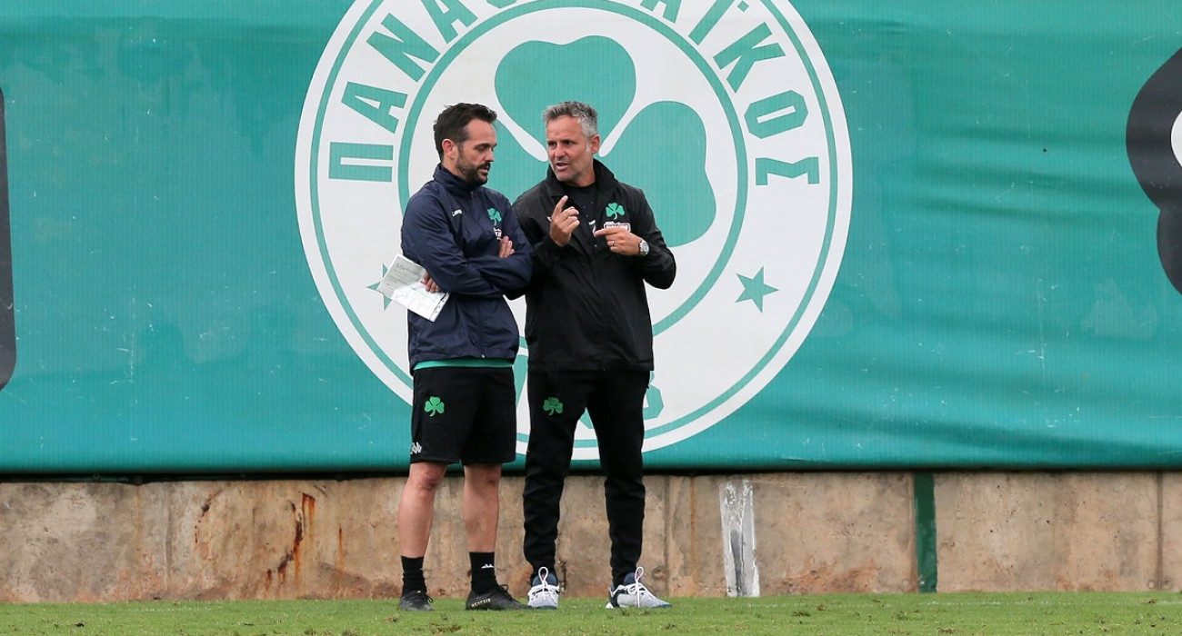 Ο Ντάνι Πογιάτος με τον Τσάβι Ρόκα σε προπόνηση του Παναθηναϊκού / Πηγή: InTime