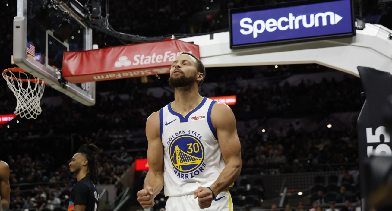 Ο Στεφ Κάρι/Photo by Ronald Cortes/Getty Images