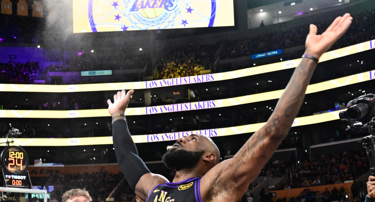 Ο ΛεΜπρόν Τζέιμς/Photo by Adam Pantozzi/NBAE via Getty Images