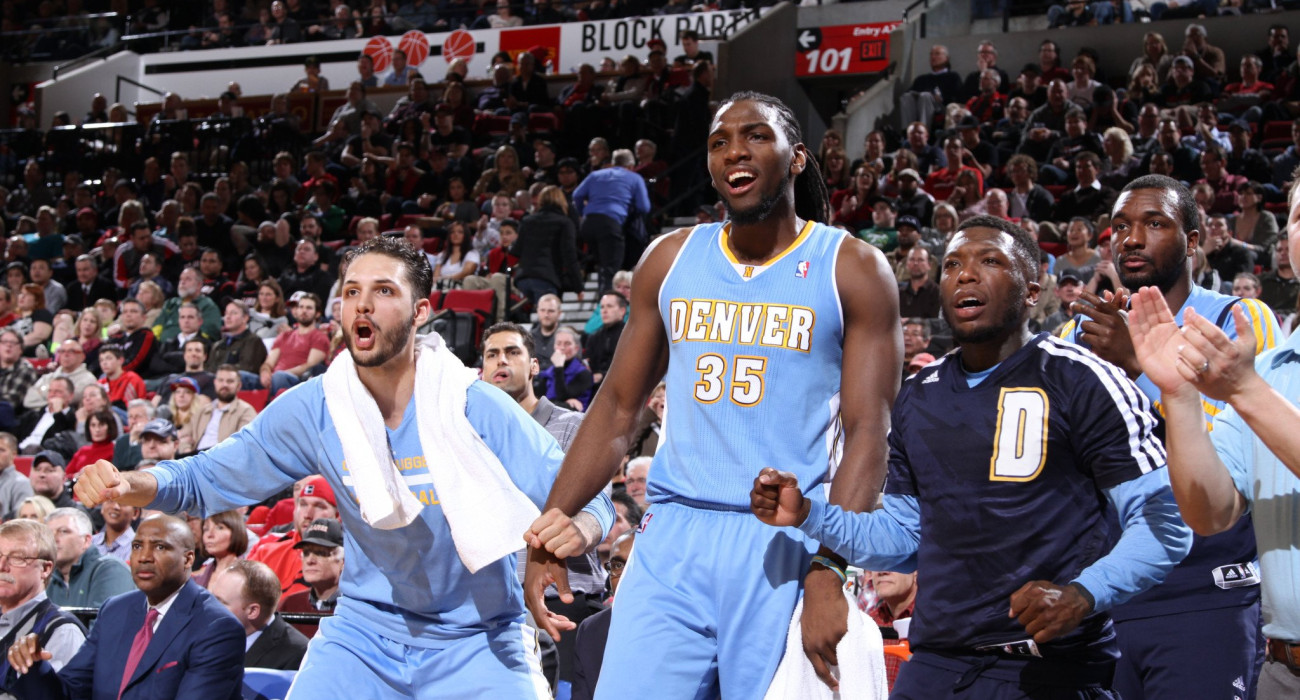 Ο Κένεθ Φαρίντ με τον Εβάν Φουρνιέ/Photo by Sam Forencich/NBAE via Getty Images