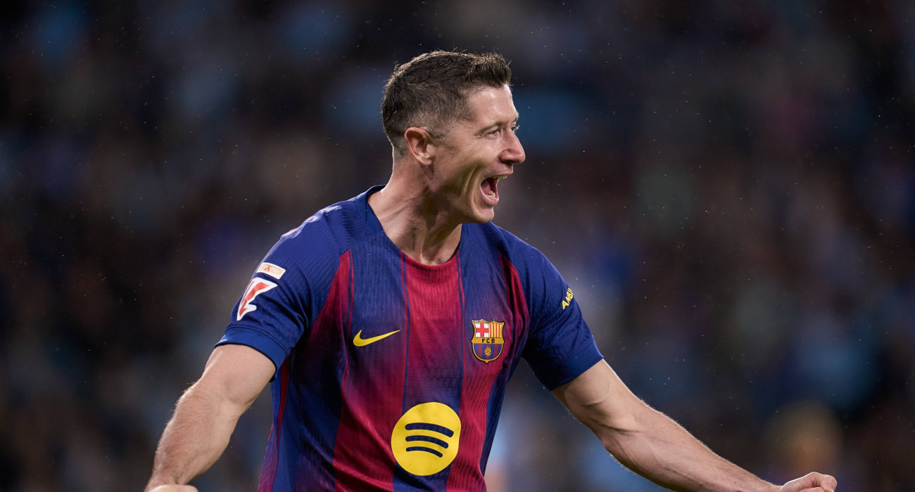 Ο Ρόμπερτ Λεβαντόφσκι πανηγυρίζει / Πηγή: Imago